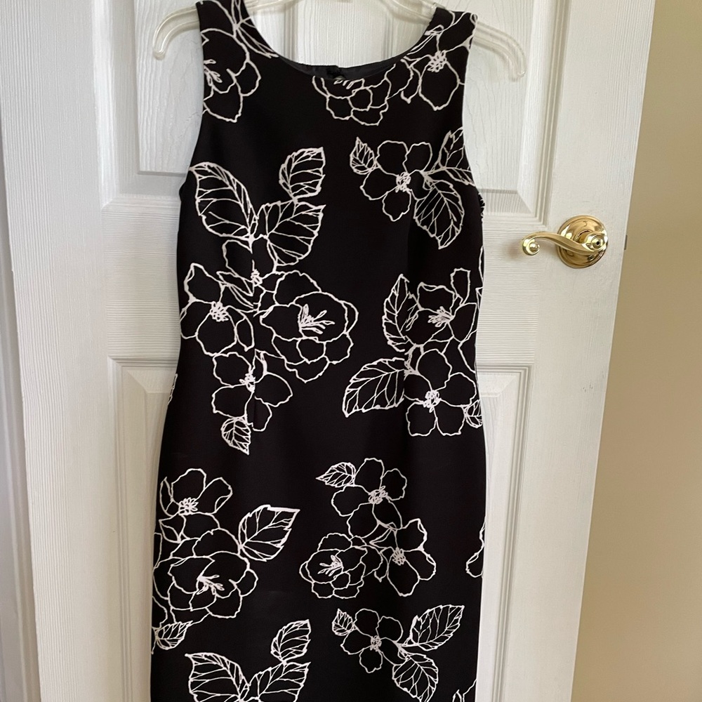 Amanda Smith black and white sheath dress